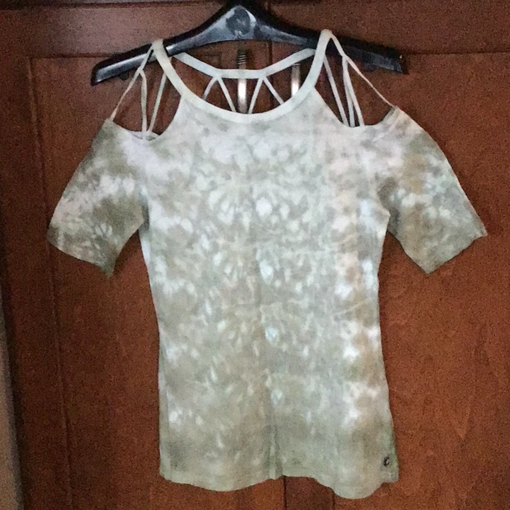 TEE shirt